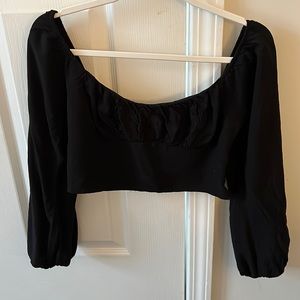 kendall & kyle black longsleeve crop top